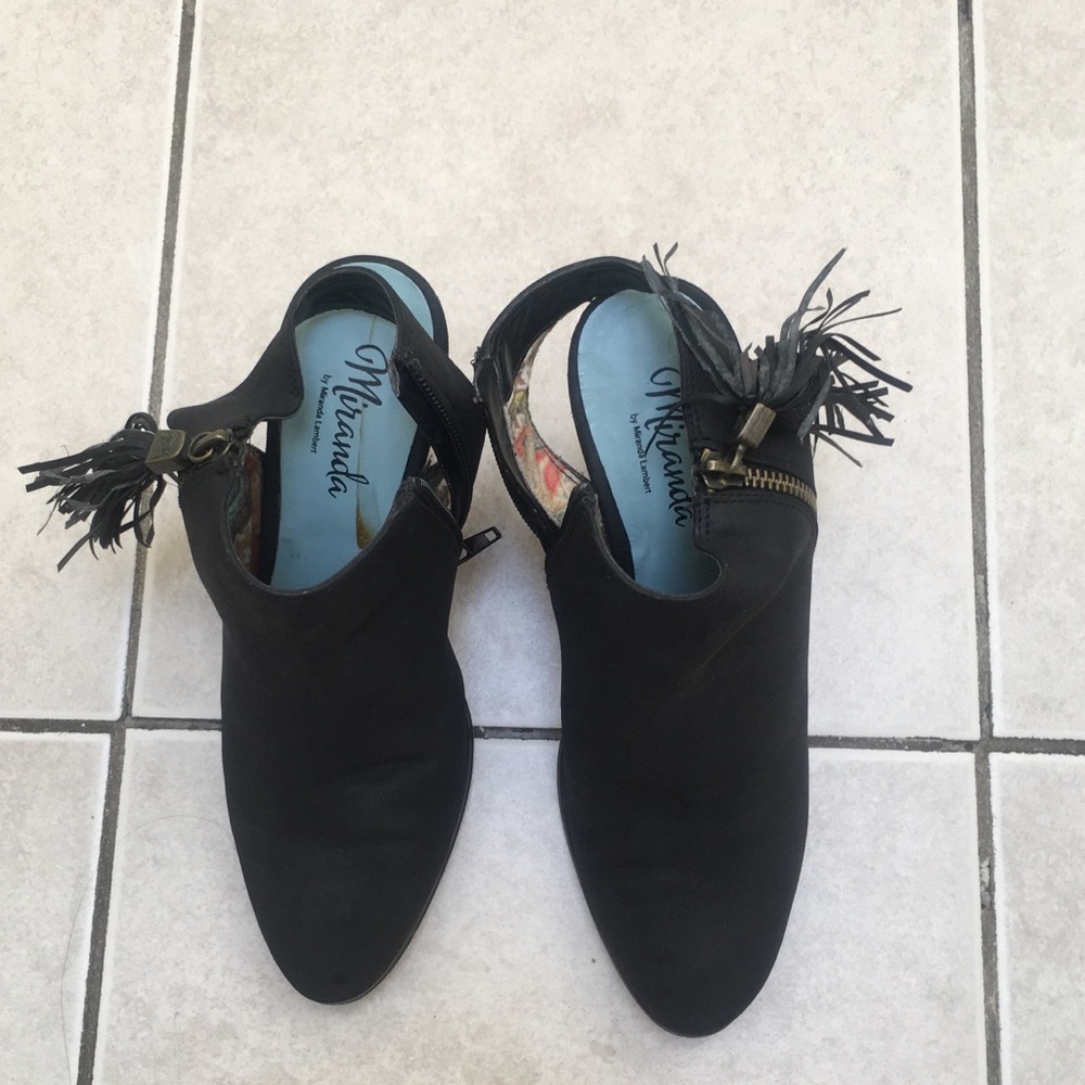 Miranda Lambert 3 1/2” inch black ankle booties